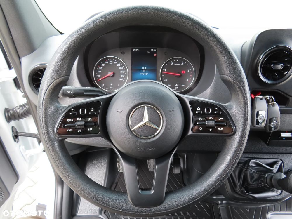 Mercedes-Benz Sprinter 314 CDI 2.2 CDI 143 KM Chłodnia -32 st.C Agregat Thermo King V300 MAX Izoterma 7 E.Palet 3612 mm LAMAR Boczne Drzwi Rozstaw Osi 3665 mm WZMACNIANY - 38