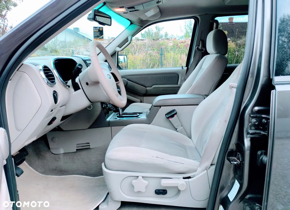 Ford Explorer 4.0 4WD - 7