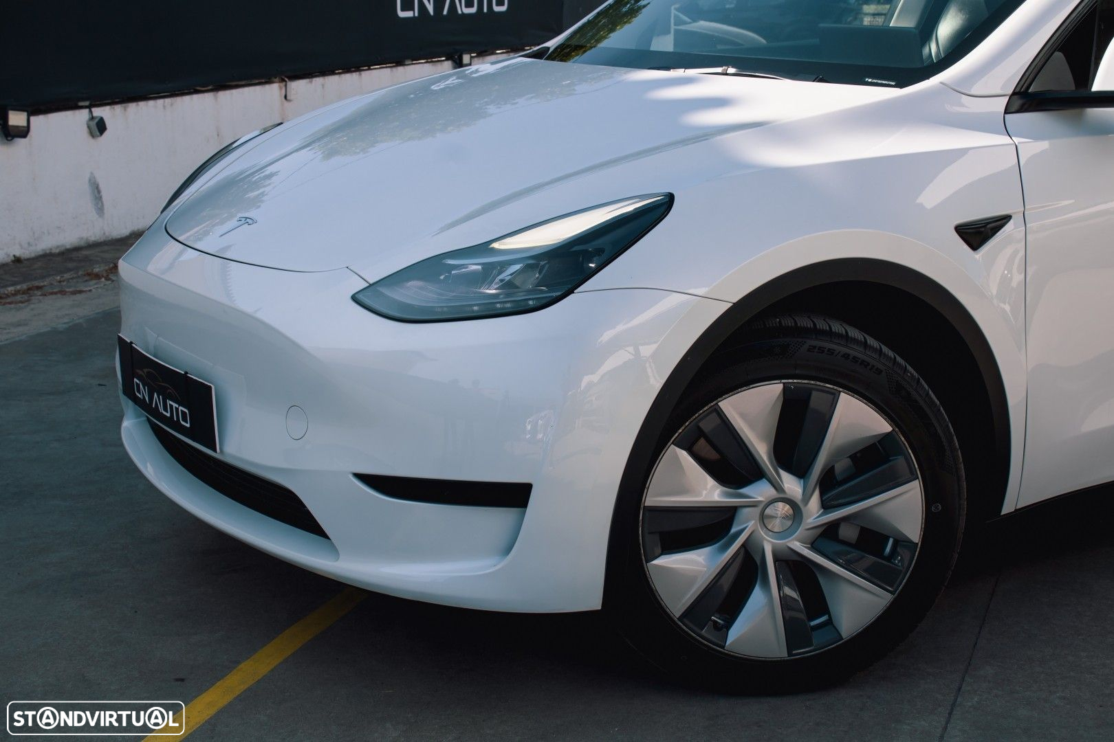 Tesla Model Y Long Range Dual Motor AWD - 8