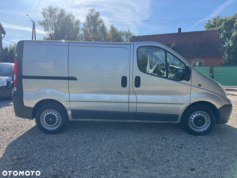 Opel Vivaro - 16