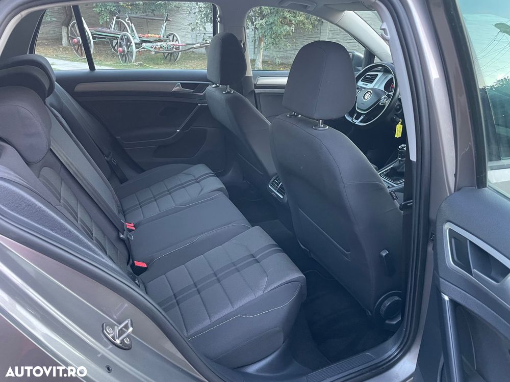 Volkswagen Golf - 16