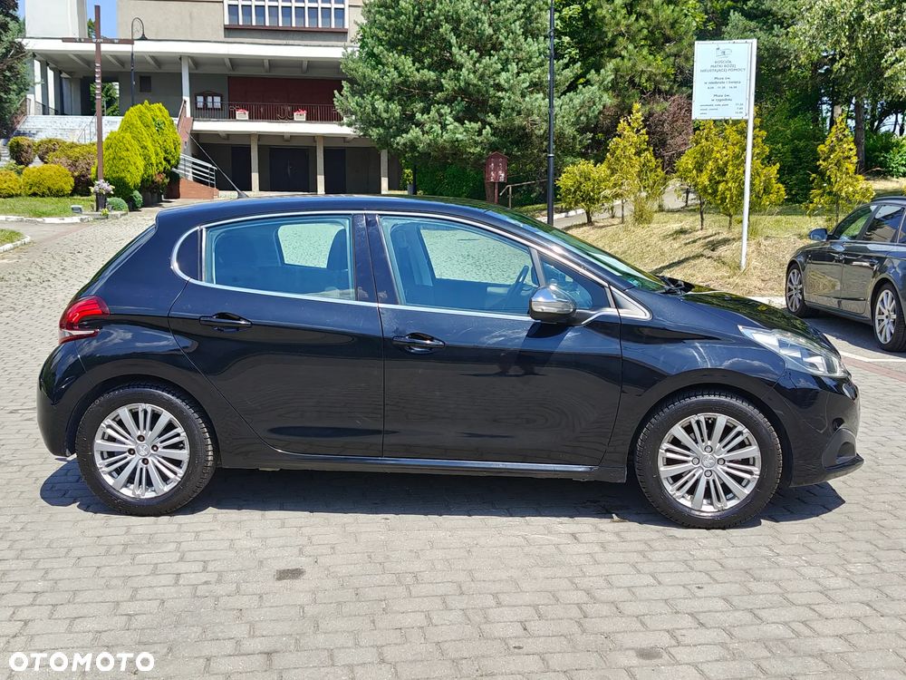 Peugeot 208 1.2 PureTech Style - 25