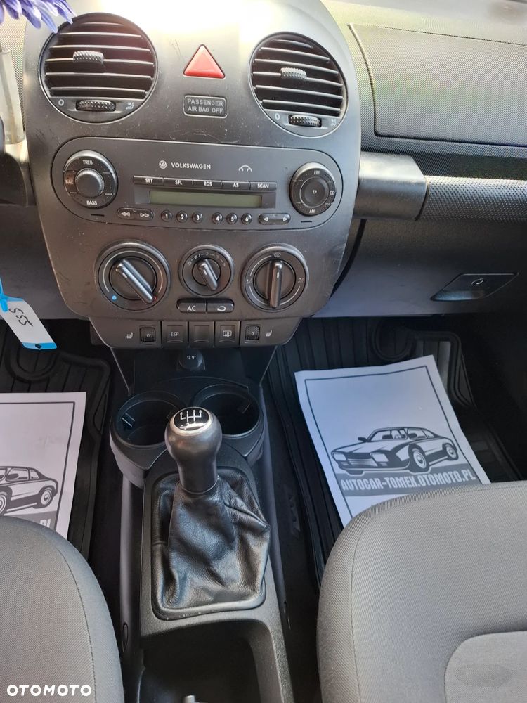 Volkswagen New Beetle 1.6 Arte - 25