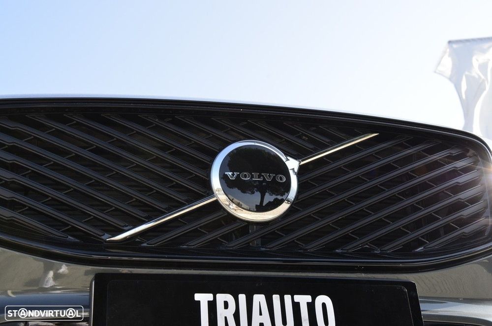 Volvo XC 60 2.0 T6 PHEV Plus Dark - 7