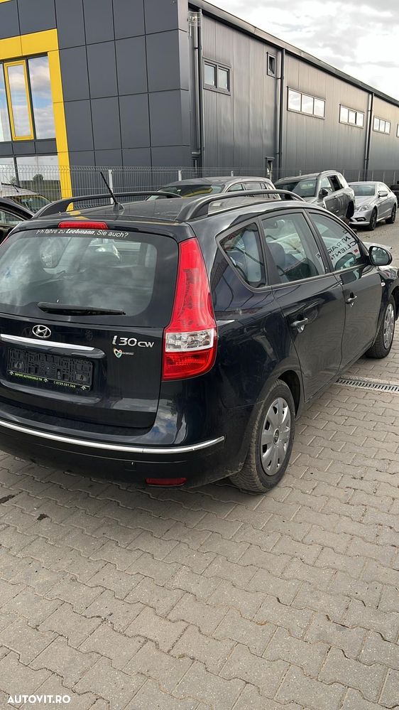 Dezmembram Hyundai I30 CW break 1.4 benzina din 2011 - 2