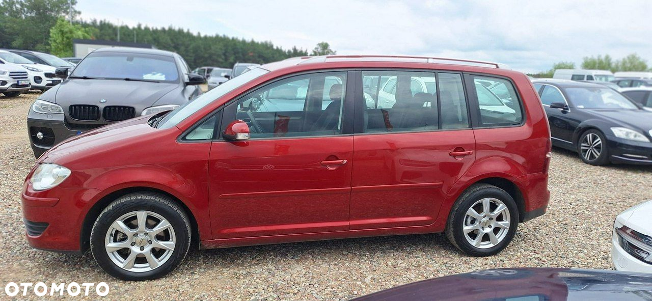 Volkswagen Touran - 4
