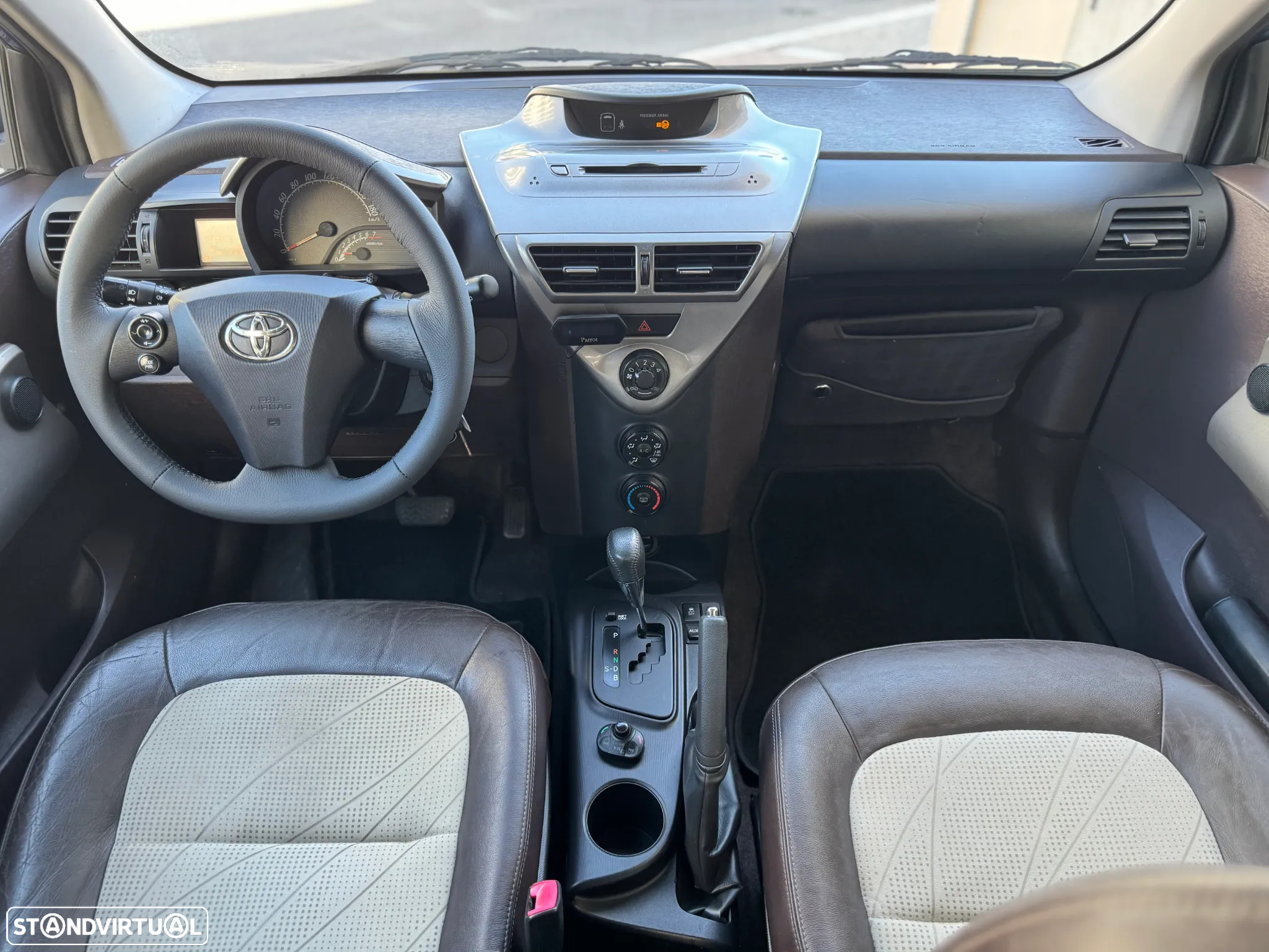 Toyota iQ 1.0 VVT-i 2 MultiDrive EP - 10