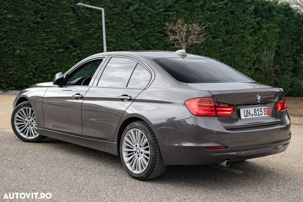 BMW Seria 3 320d Aut. - 30