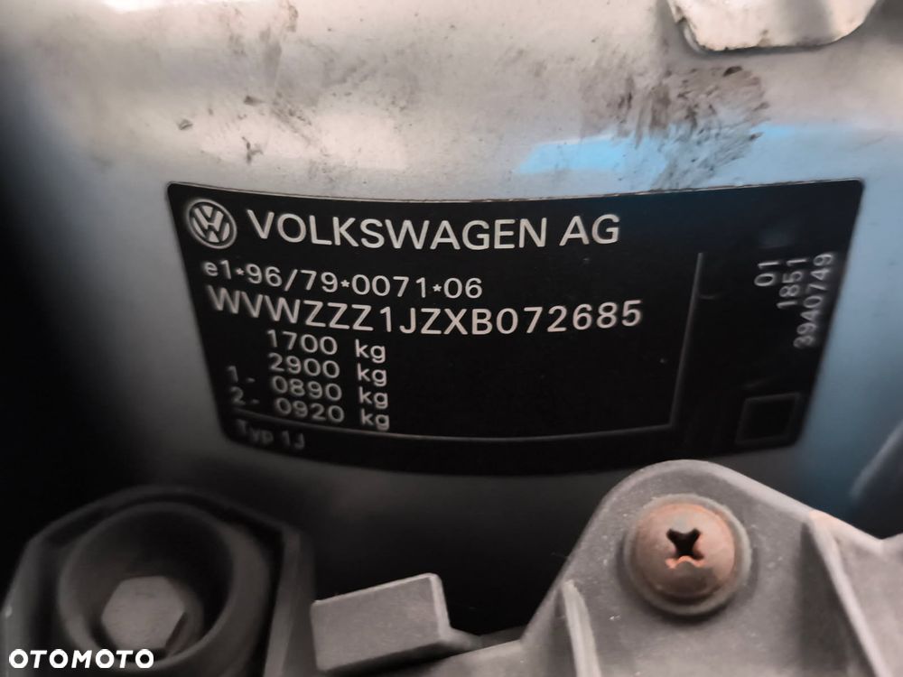 Volkswagen Golf 1.6 - 16