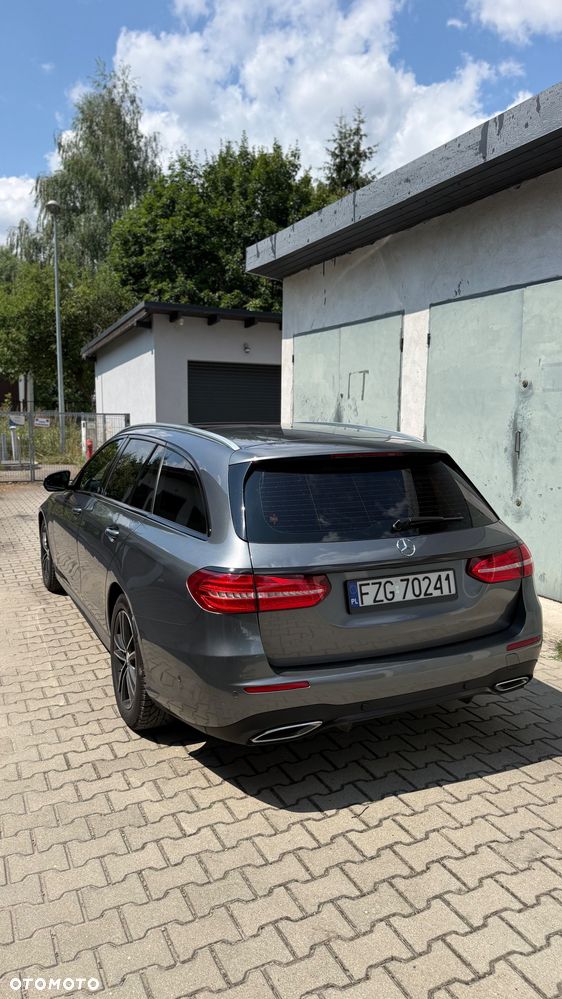 Mercedes-Benz Klasa E 220 d 4Matic 9G-TRONIC AMG Line - 3