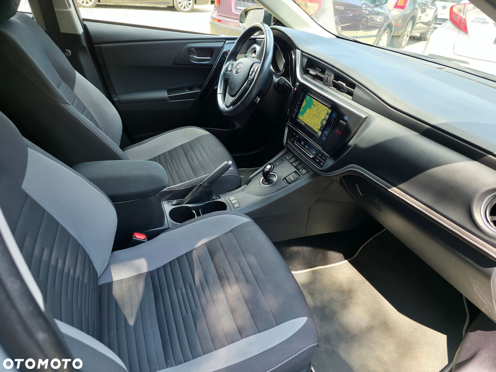 Toyota Auris - 12