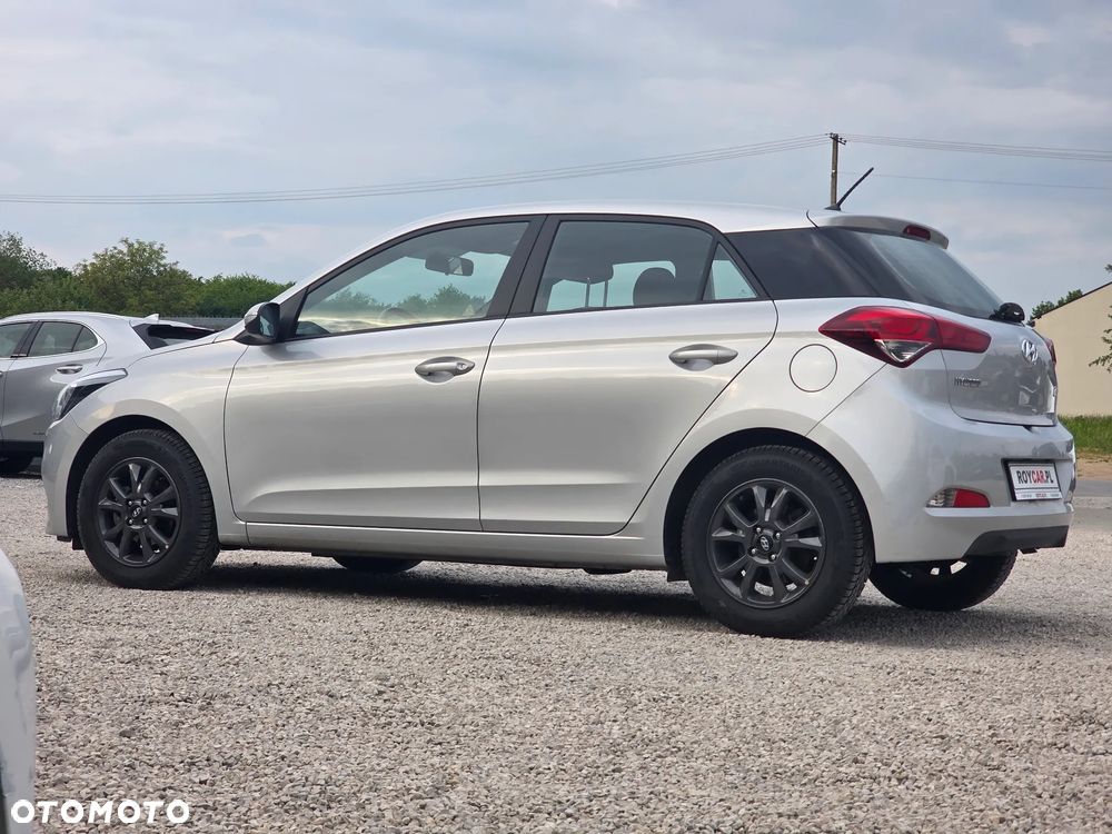 Hyundai i20 - 15