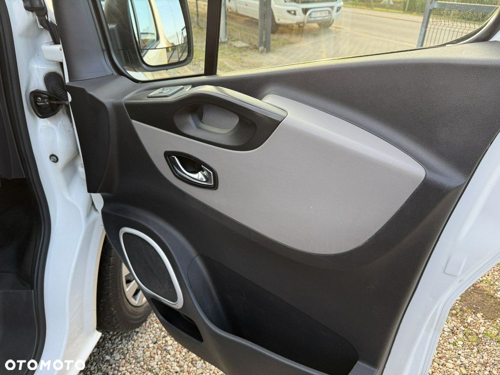 Renault Trafic - 23