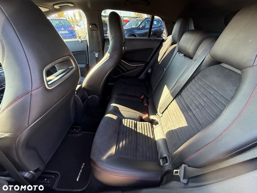 Mercedes-Benz CLA 200 7G-DCT AMG Line - 20