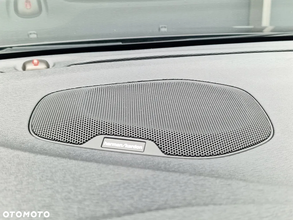 Volvo V40 T3 Geartronic RDesign - 36