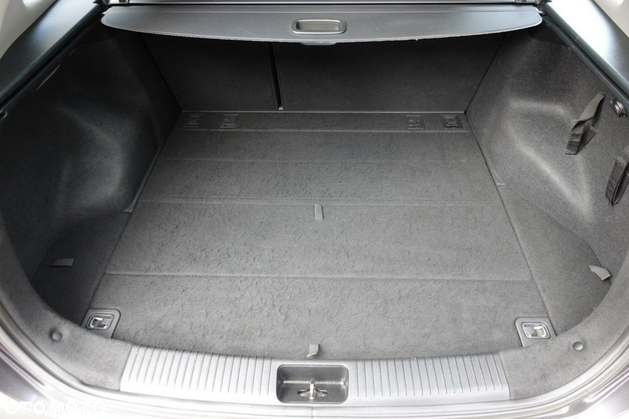Kia Ceed - 16