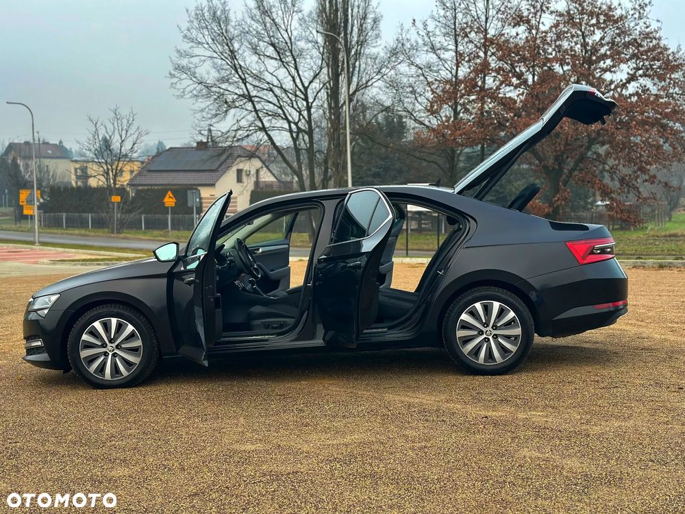 Skoda Superb 2.0 TDI SCR Style DSG - 24