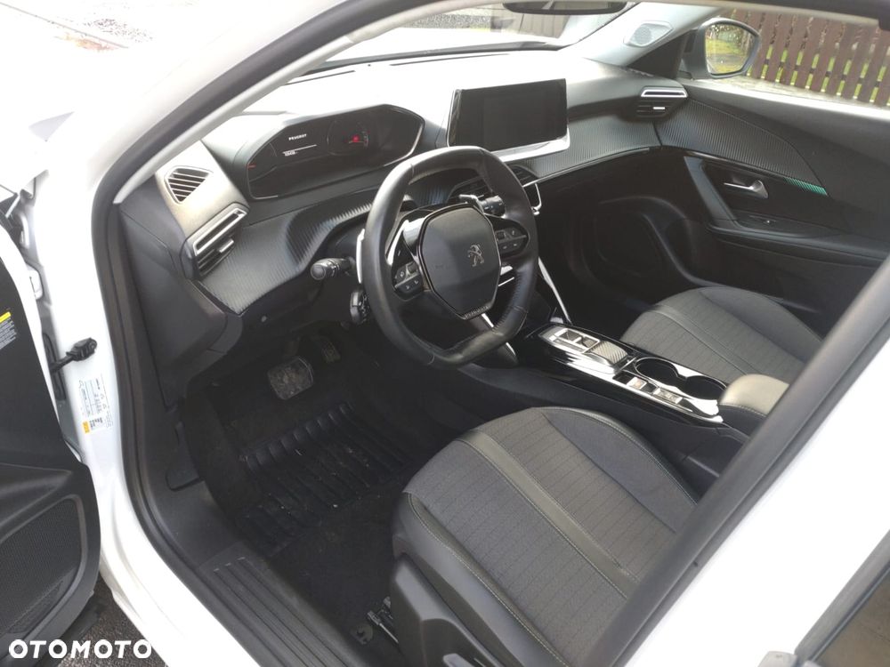 Peugeot 2008 1.5 BlueHDi Allure Pack S&S EAT8 - 17