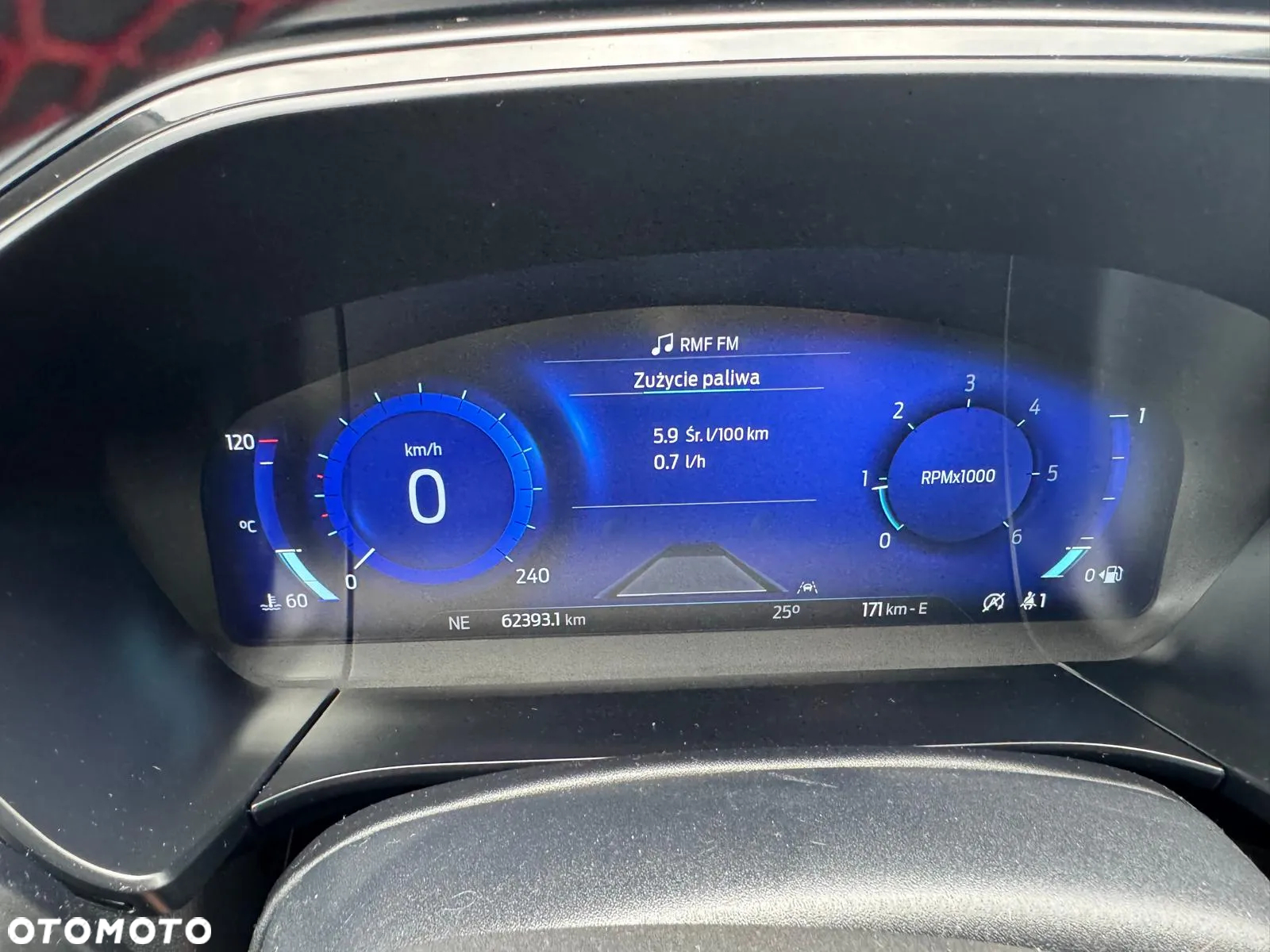 Ford Kuga 2.0 EcoBlue Hybrid ST-LINE - 31