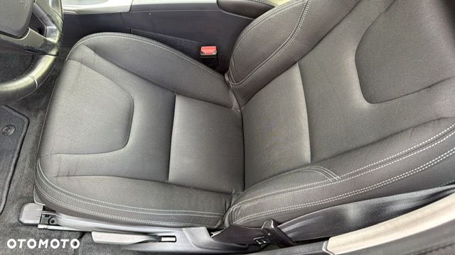 Volvo V60 D3 Geartronic Momentum - 23