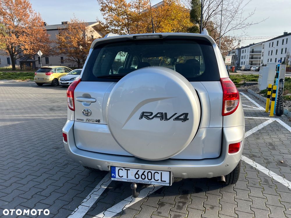 Toyota RAV4 - 6