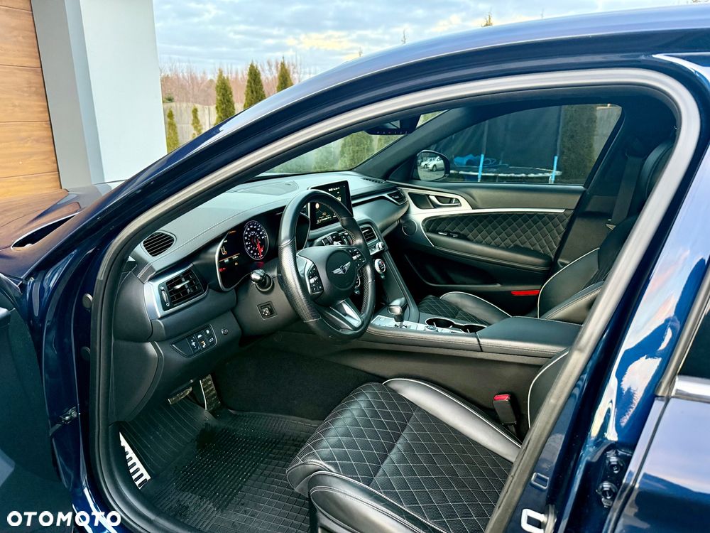 Genesis G70 - 17