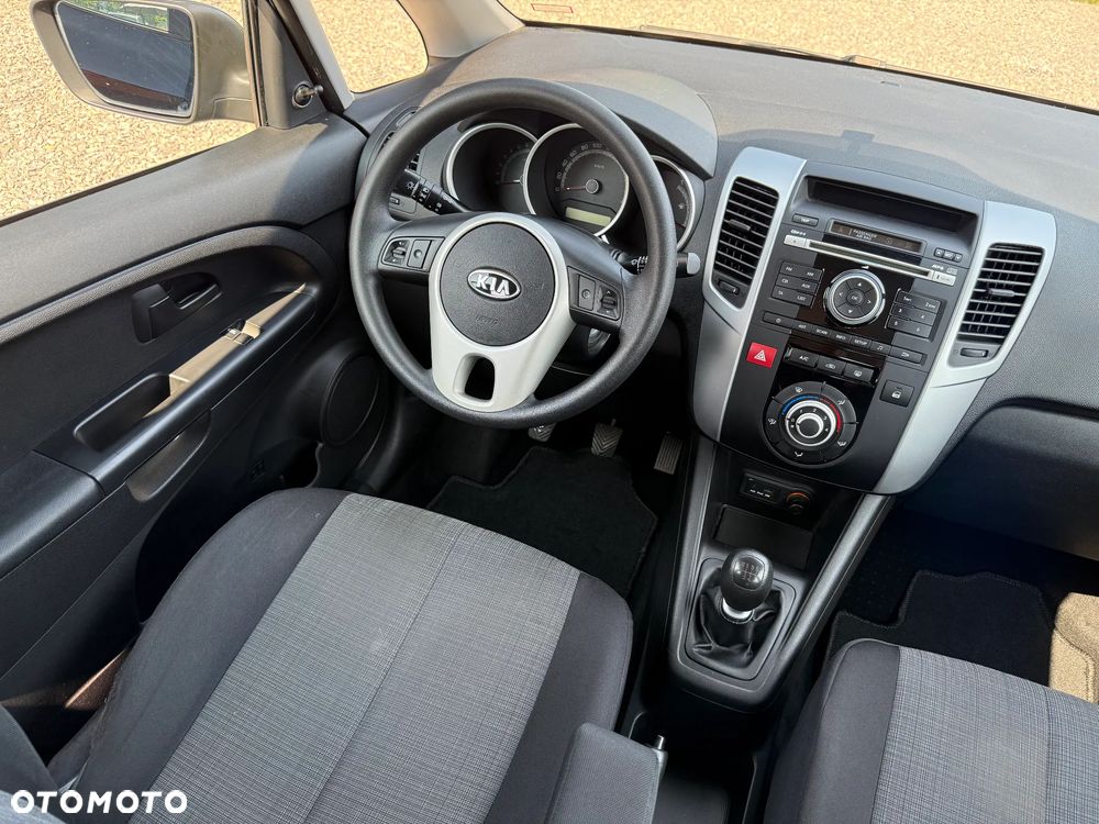 Kia Venga - 15