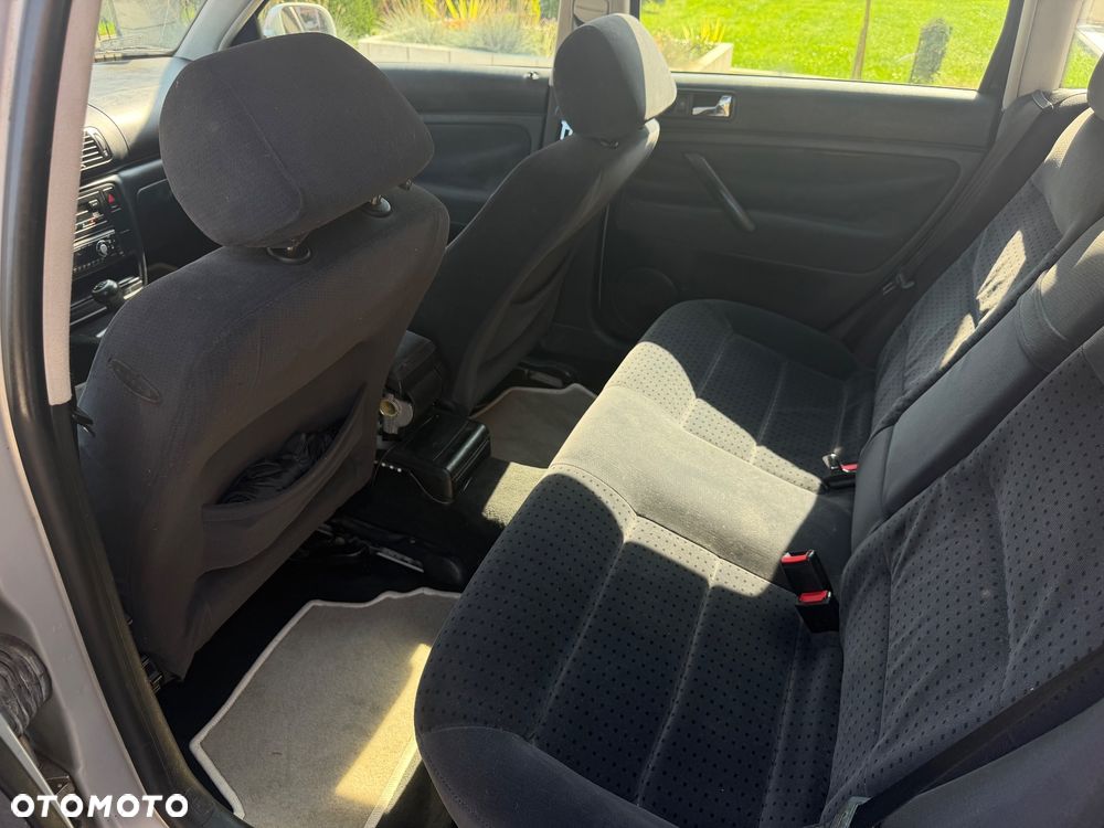 Volkswagen Passat 1.9 TDI CL - 10