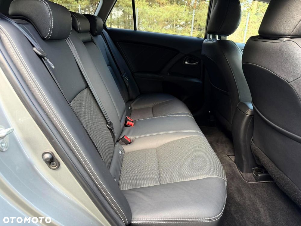 Toyota Avensis 1.8 Premium MS - 23