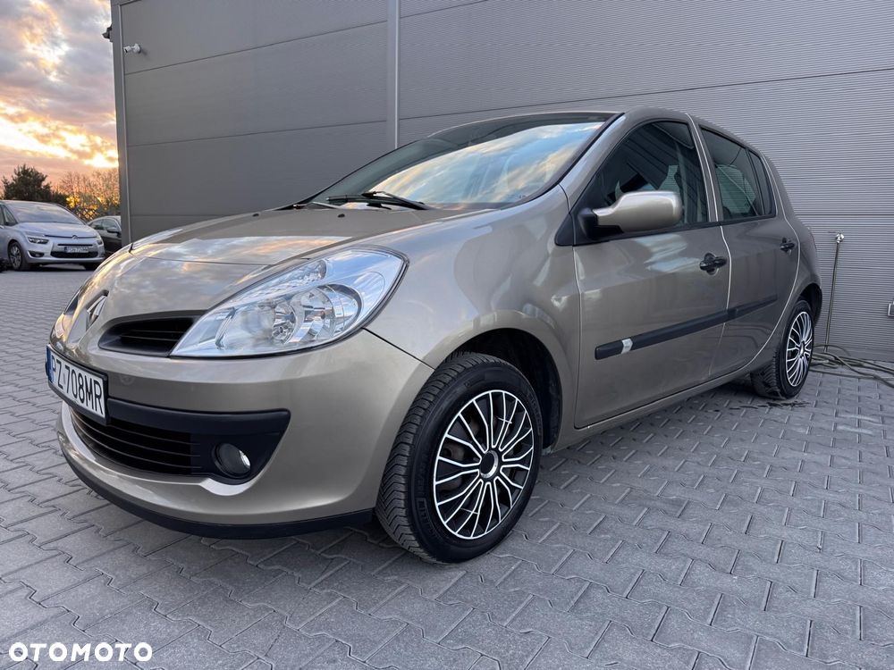 Renault Clio - 1