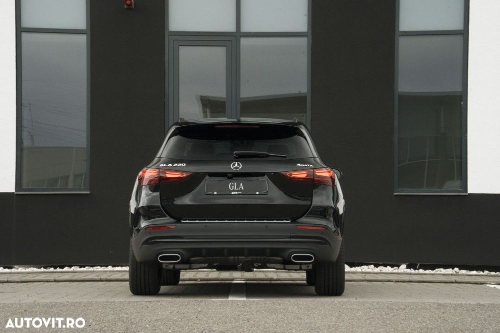 Mercedes-Benz GLA - 25