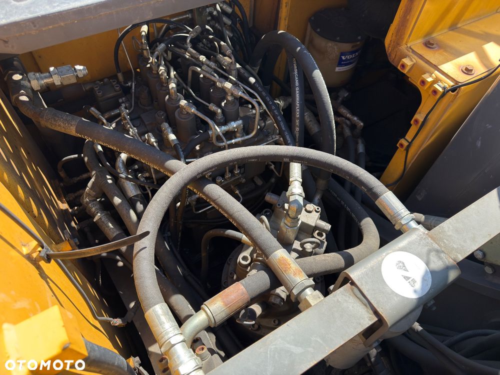Volvo EC 220 EL - 14