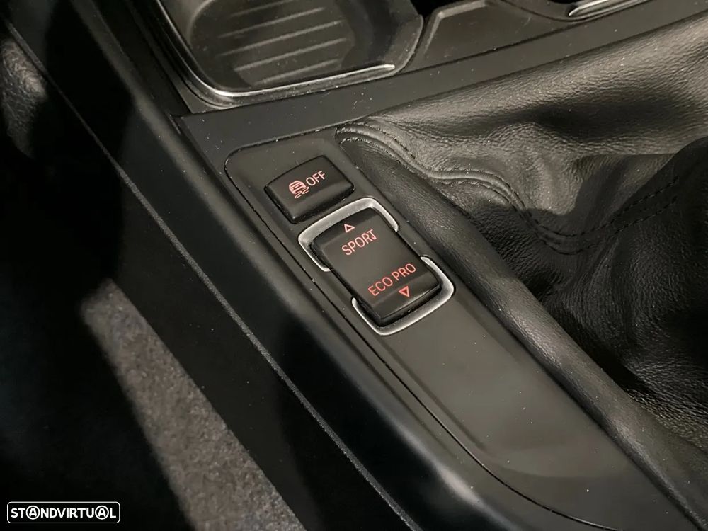 BMW 118 d Pack M - 22