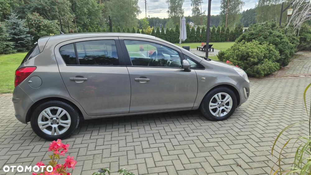 Opel Corsa 1.2 16V Essentia - 4