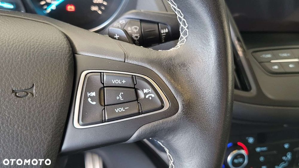 Ford Kuga - 27