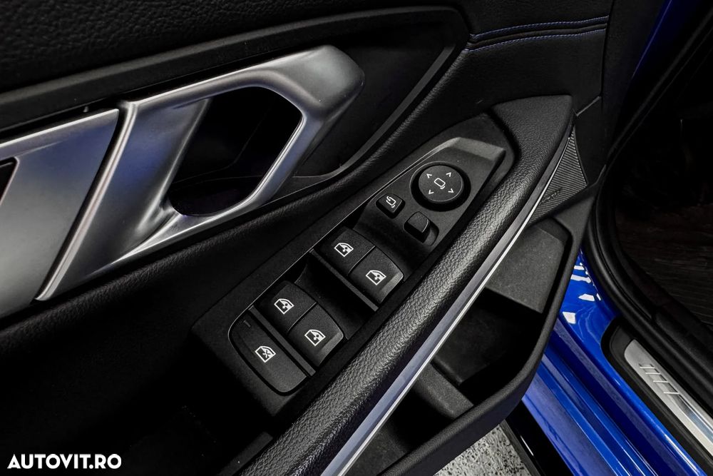 BMW Seria 3 330i AT - 12