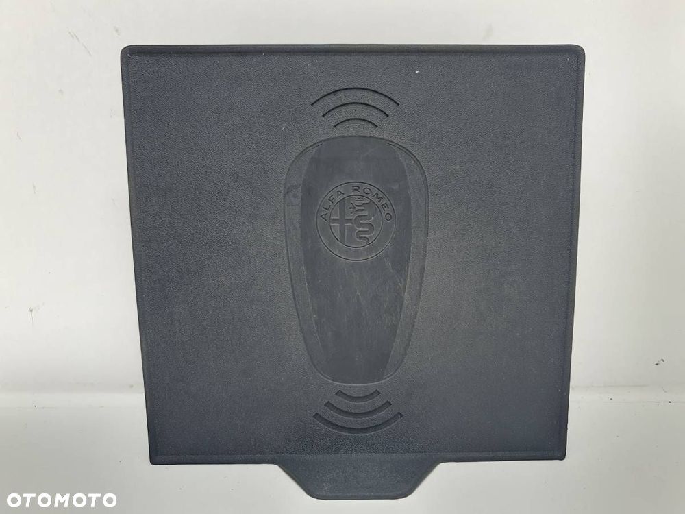 ANTENA CZUJNIK KLUCZKYKA WKŁAD PODŁOKIETNIKA 01561101750 ALFA ROMEO GIULIA - 1