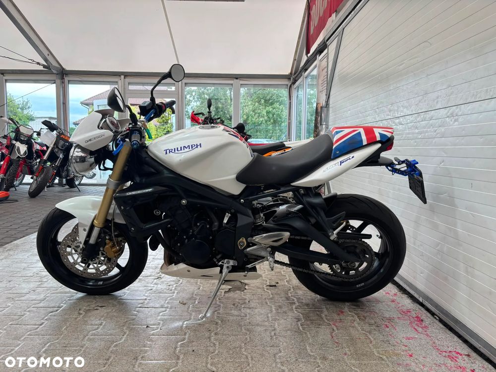 Triumph Street Triple - 8