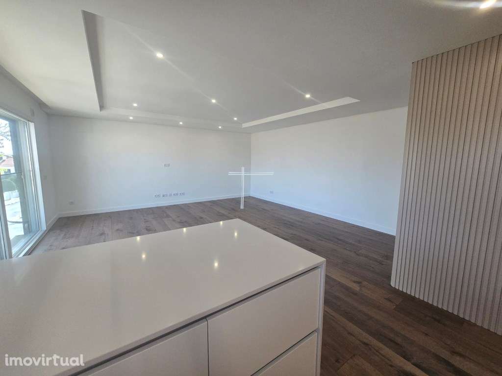 Apartamento T3, com terraço e parqueamento - Quinta do Desembargador - Grande imagem: 5/33