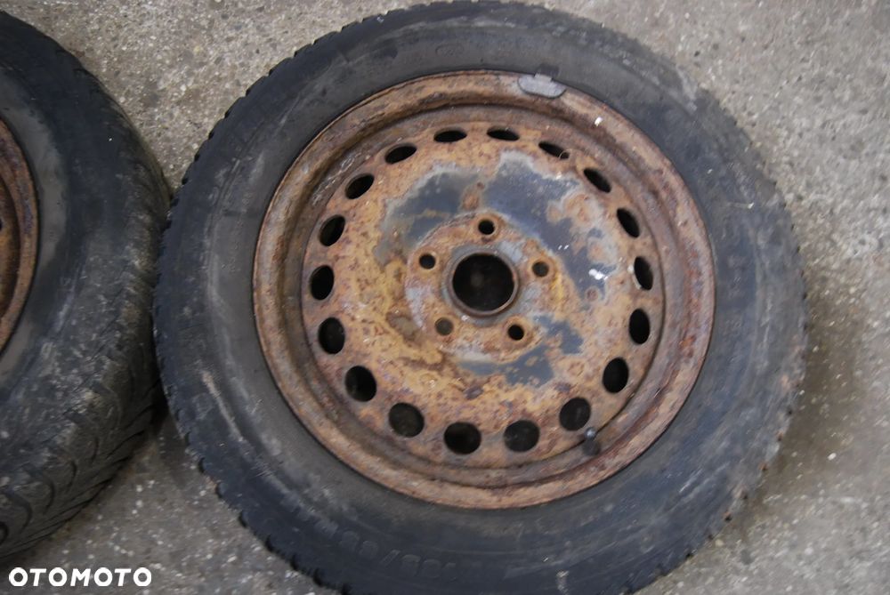 FELGI STALOWE + OPONY ZIMOWE 1K0601027C 5X112 ET47 6J VW GOLF V TOURAN 195/65R15 - 4