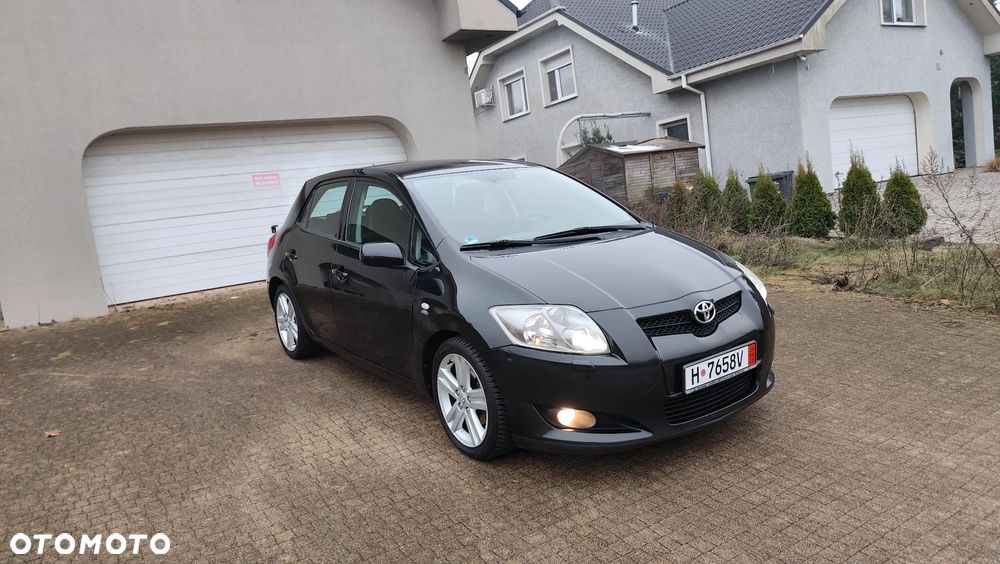 Toyota Auris 2.2 D-4D D-CAT - 38