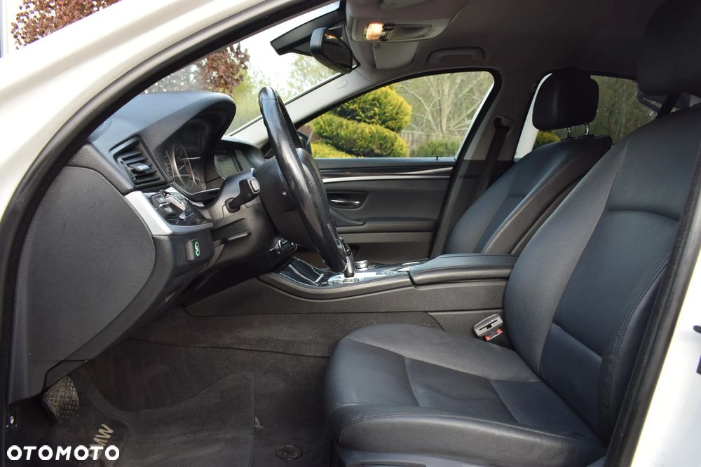BMW Seria 5 530i - 7