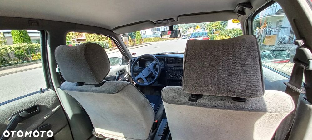 Volkswagen Passat 1.9 TD CL - 12