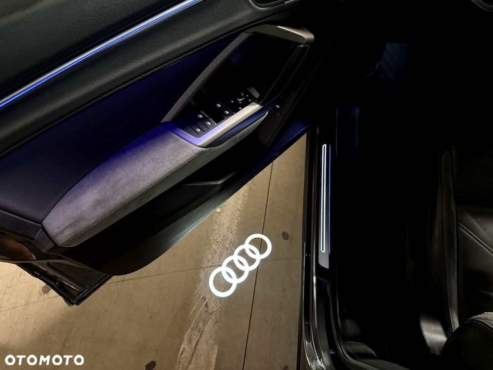 Audi Q3 Sportback 35 TDI quattro S tronic S line - 38