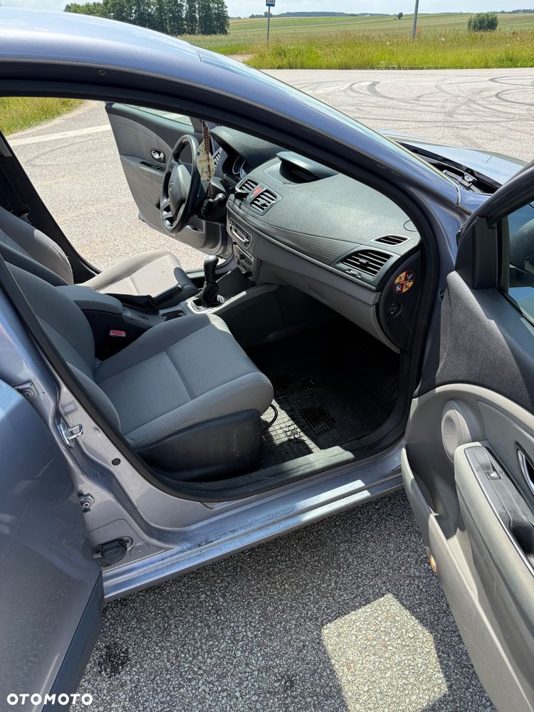 Renault Megane 1.5 dCi Expression - 10