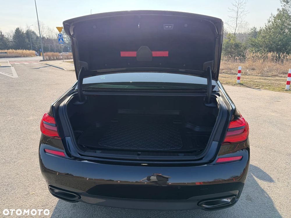 BMW Seria 7 740e iPerformance - 12
