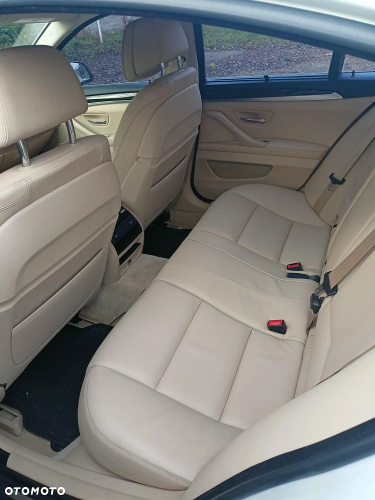 BMW Seria 5 535i Luxury Line - 11