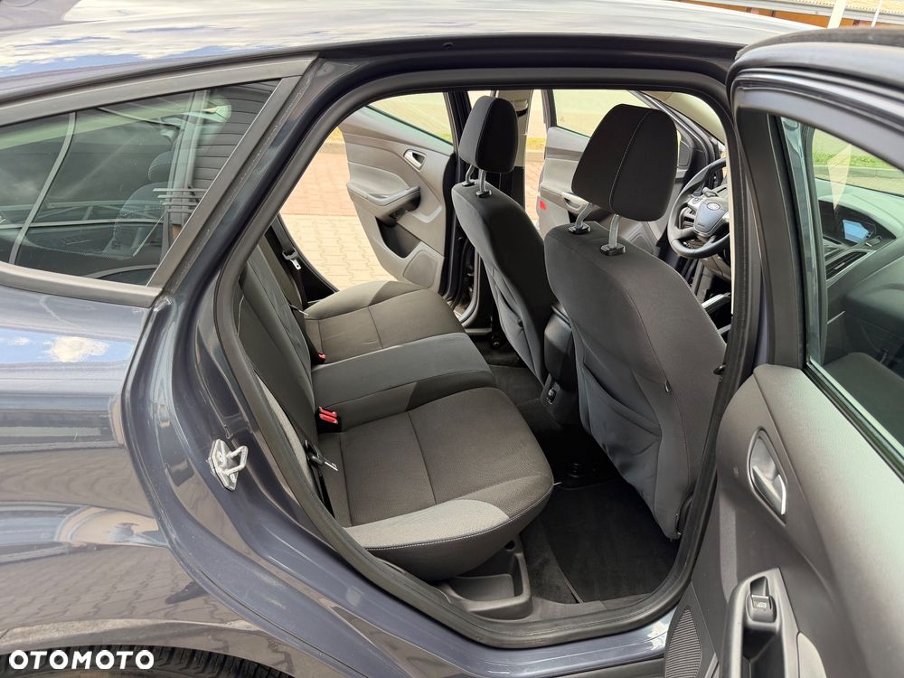 Ford Focus 1.6 TDCi DPF Champions Edition - 16