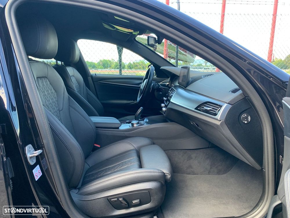 BMW 530 e Pack Desportivo M Pro - 19