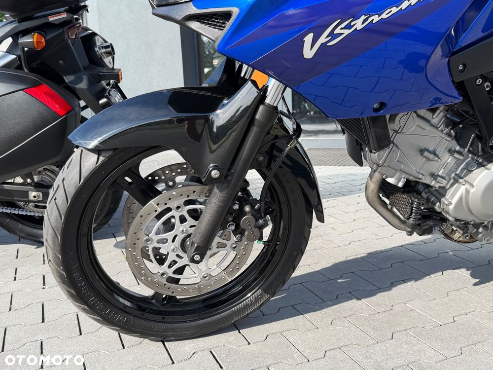 Suzuki V-STROM - 32